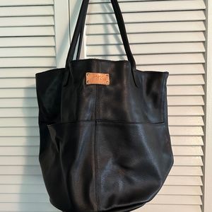 JoJi & Co Delta Bucket Tote